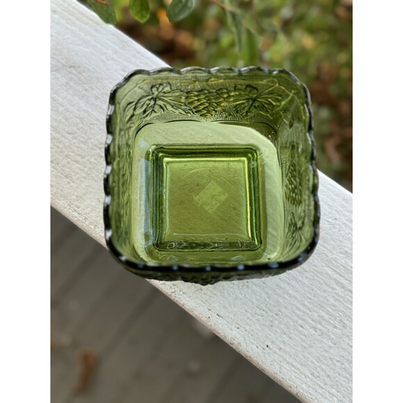 Vintage Anchor Hocking Square Green Glass  Dish Bowl Grapes and Leaves - Picture 2 of 4